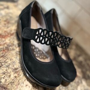 Jambo Wonder womans wedges. Black